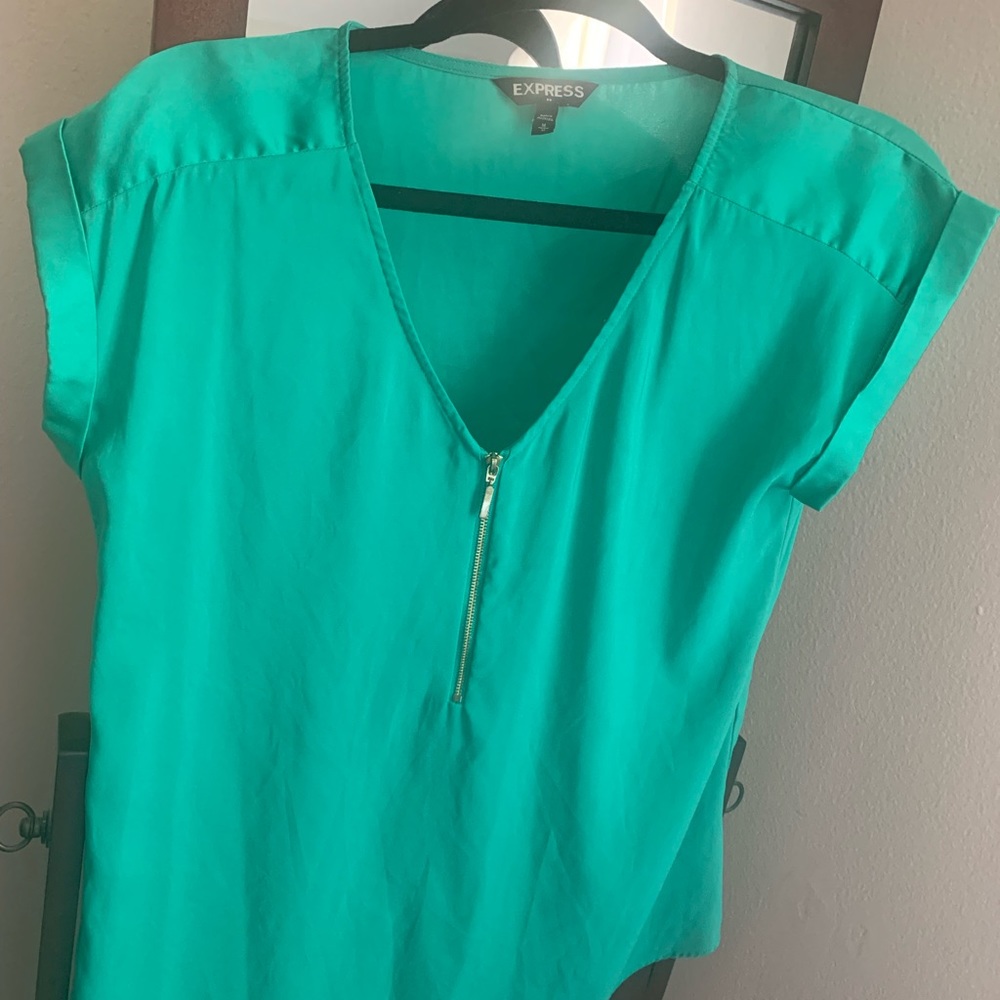 Express medium shirt